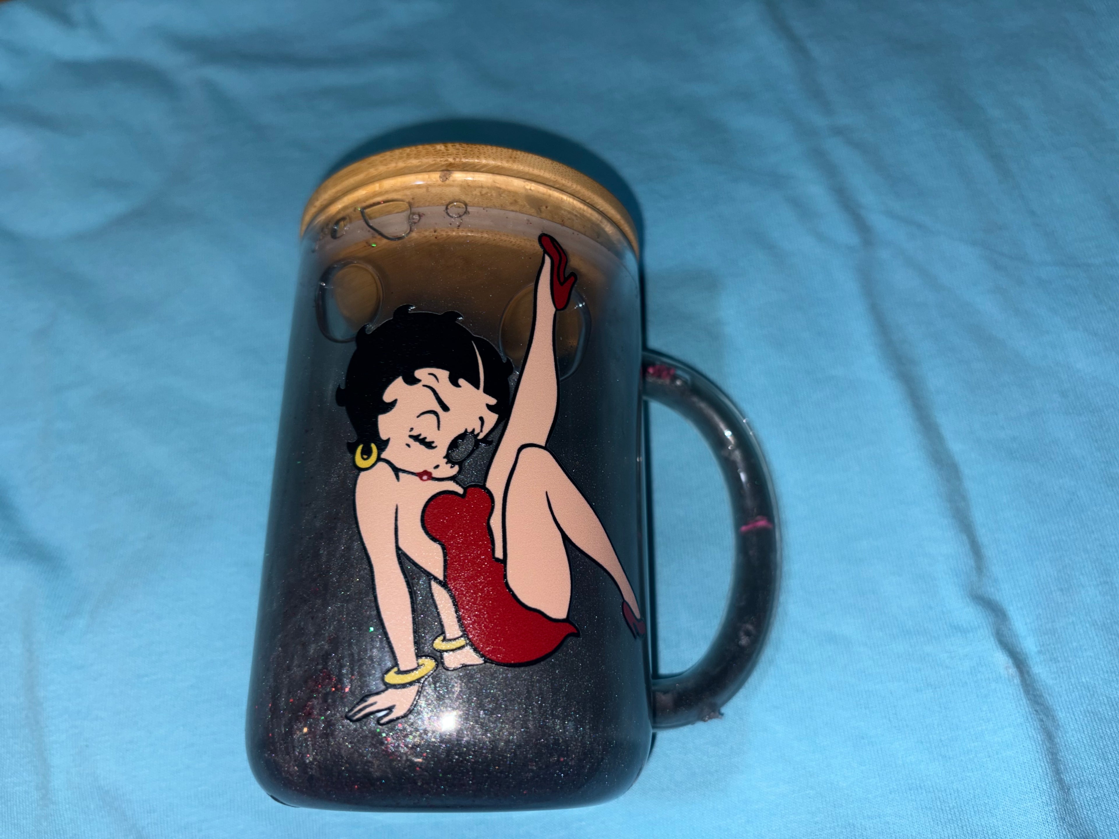 Glass tumblers mugs snowglobe